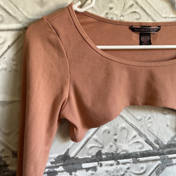 Victoria’s Secret yoga ballet long sleeve crop top - Picture 2 of 5